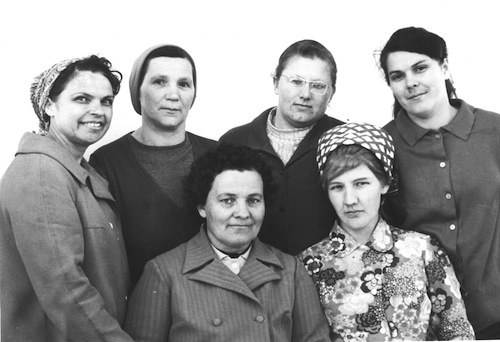 З. Н. Навалова (в центре) с коллегами