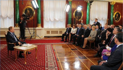 В. В. Путин с делегатами съезда