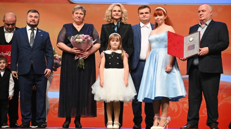 Виталий Королев о победителях конкурса «Семья года» Кискиных из Верхневолжья, которых чествовали в Кремле: Это прекрасный пример для нашей молодёжи